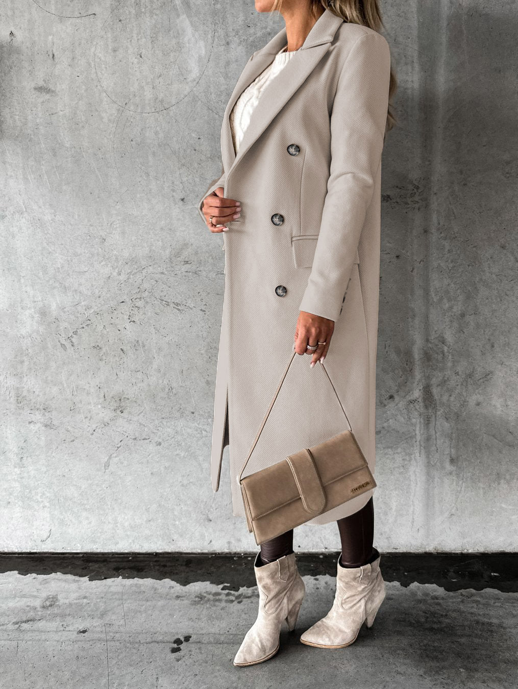 Double breasted women’s lapel Coat